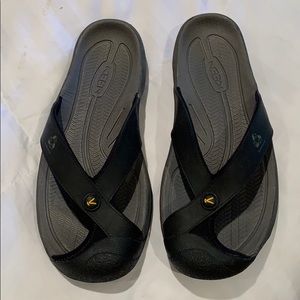 Men’s Keen flip flops